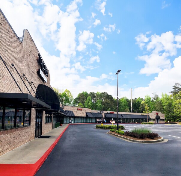 6470 Spalding Dr, Peachtree Corners, GA à louer - Photo de l’immeuble – Image 1 sur 10