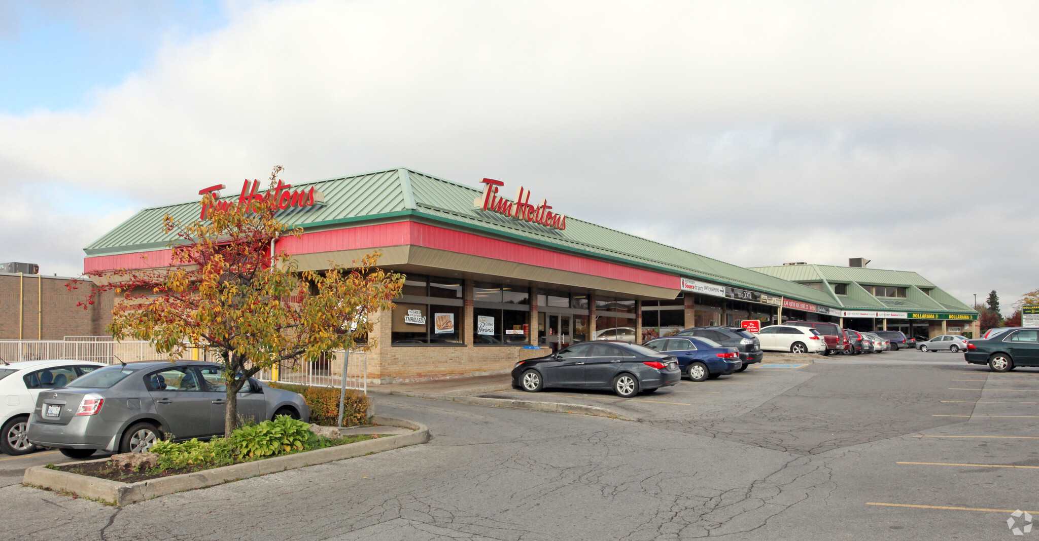 370 Steeles Ave W, Vaughan, ON à louer Photo principale– Image 1 sur 6