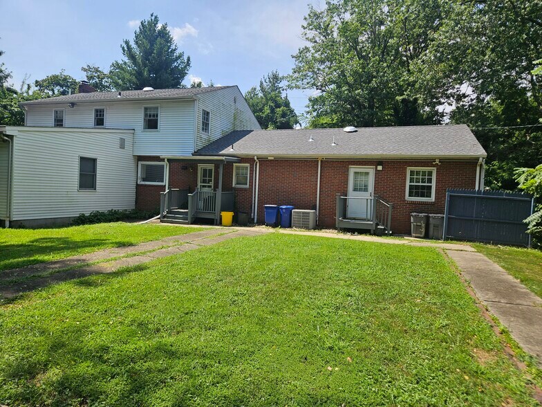 170 Scotch Rd, Ewing, NJ à vendre - Photo de l’immeuble – Image 2 sur 17