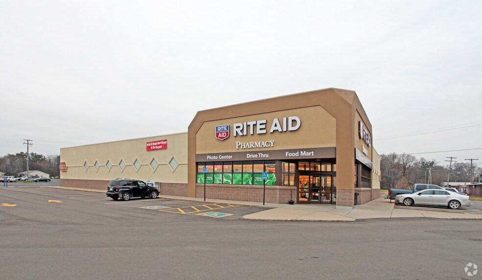 557 N Cedar St, Imlay City, MI à louer - Photo principale – Image 1 sur 2