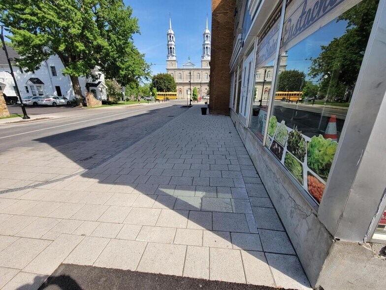 24-30 Rue Saint-Eustache, Saint-eustache, QC à louer - Photo de l’immeuble – Image 2 sur 5