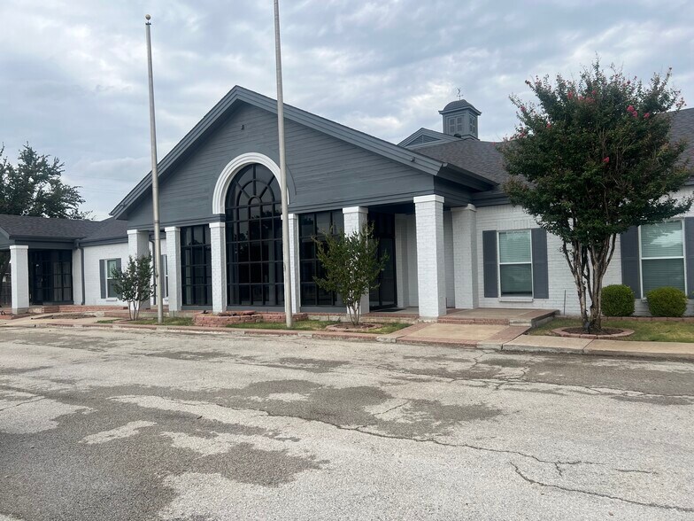 5200 Paige Rd, The Colony, TX à louer - Photo de l’immeuble – Image 1 sur 12