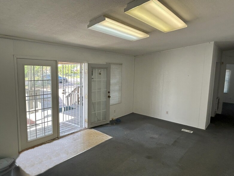 601 Lily St, Corpus Christi, TX à louer - Photo de l’immeuble – Image 2 sur 9