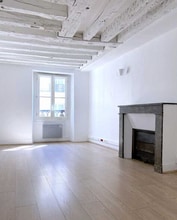18 Rue De Penthièvre, Paris à louer Photo intérieure– Image 1 sur 5