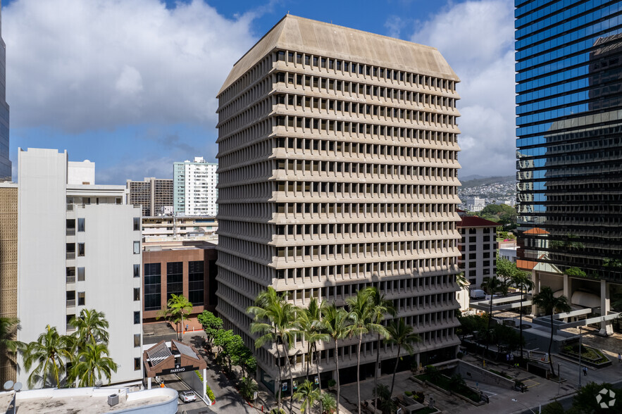 1164 Bishop St, Honolulu, HI à louer - Photo de l’immeuble – Image 1 sur 7