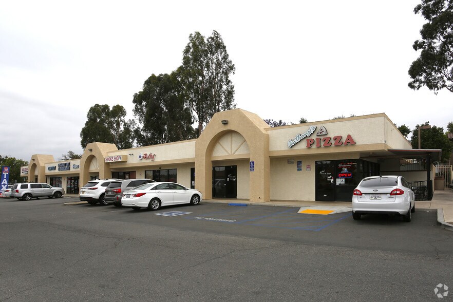 13100 Magnolia Ave, Corona, CA à louer - Photo de l’immeuble – Image 2 sur 5