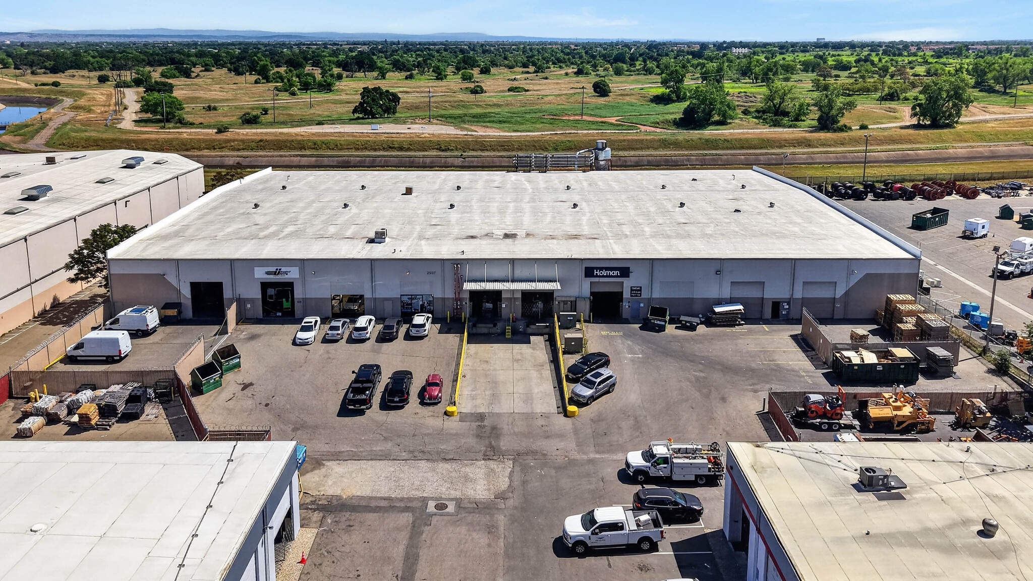 2587 Mercantile Dr, Rancho Cordova, CA à louer Photo principale– Image 1 sur 9