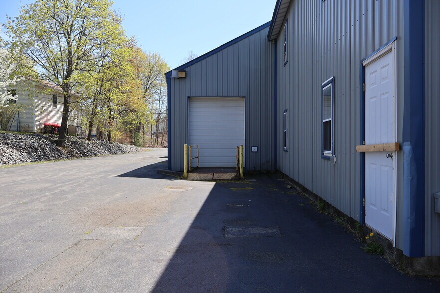 38 Hudson Ave, Delmar, NY à vendre - Photo de l’immeuble – Image 3 sur 5