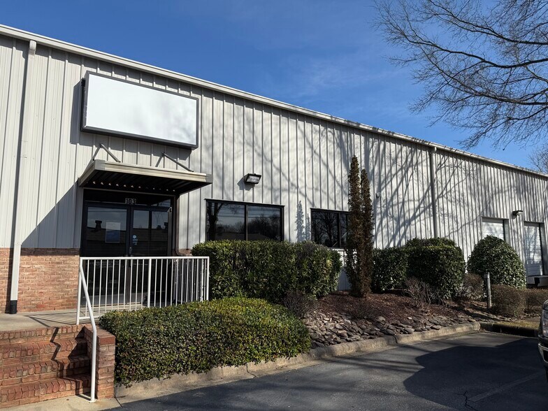 1935 S Main St, Salisbury, NC à vendre - Photo de l’immeuble – Image 1 sur 8