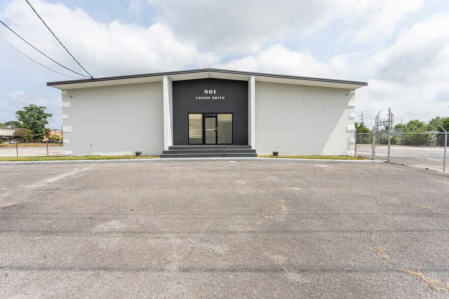 801 Legion Dr, Dalton, GA à louer - Photo de l’immeuble – Image 2 sur 14