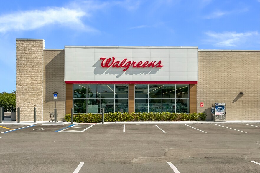 7270 University Pky, Sarasota, FL à vendre - Photo de l’immeuble – Image 2 sur 5