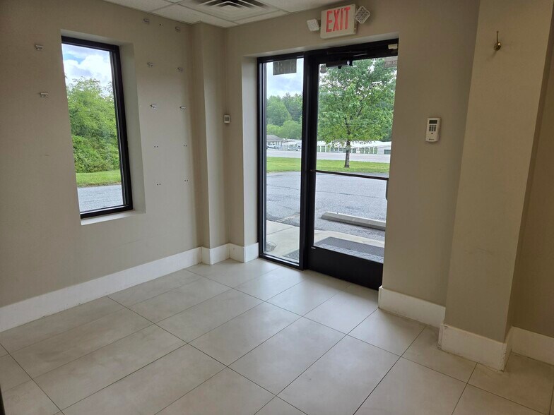 5182 Boylston Hwy, Mills River, NC à louer - Photo de l’immeuble – Image 2 sur 27