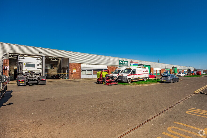 9-16 Freskyn Pl, Broxburn à louer - Photo de l’immeuble – Image 2 sur 6