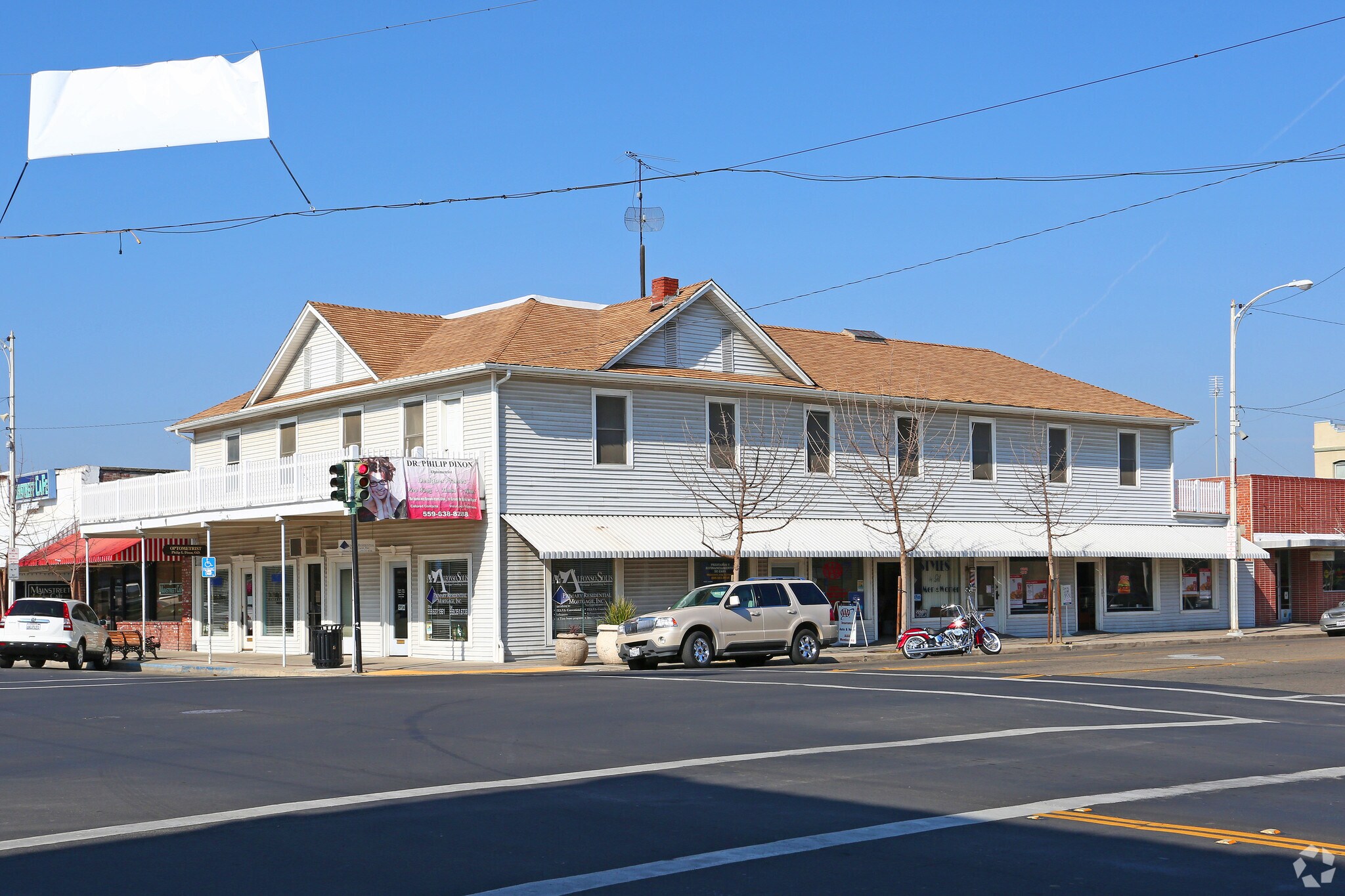 1056-1060 G St, Reedley, CA à louer Photo principale– Image 1 sur 4