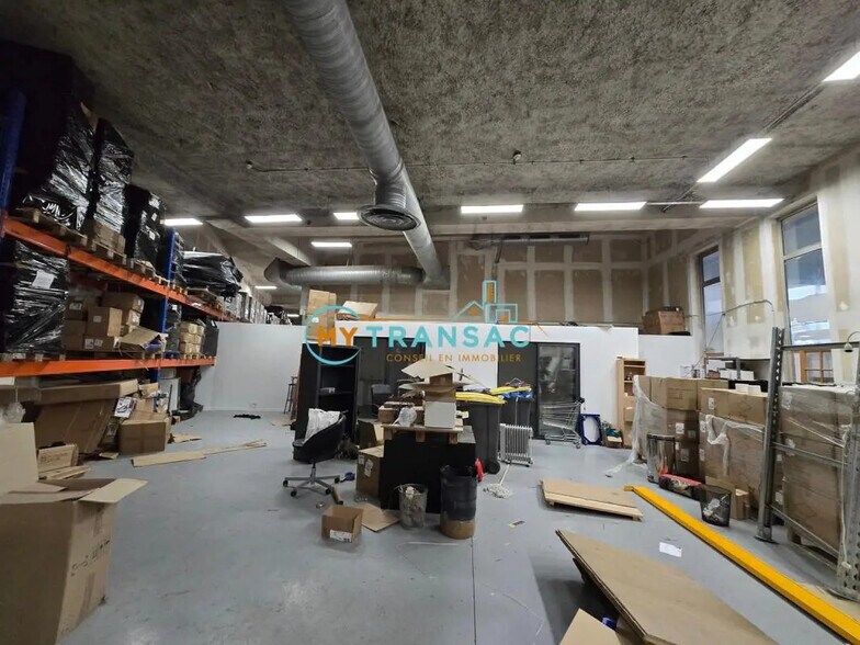 Local d’activités dans Ivry-sur-Seine à louer - Photo de l’immeuble – Image 1 sur 4