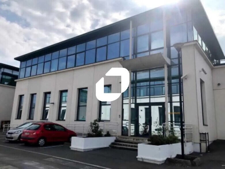 Bureau dans Villeneuve-la-Garenne à louer - Photo de l’immeuble – Image 1 sur 7
