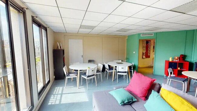 Plus de détails pour Bureau à louer