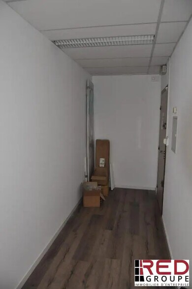 Bureau dans Meyreuil à louer - Photo de l’immeuble – Image 3 sur 4