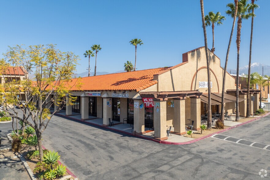 330 N 6th St, Redlands, CA à louer - Photo de l’immeuble – Image 3 sur 12