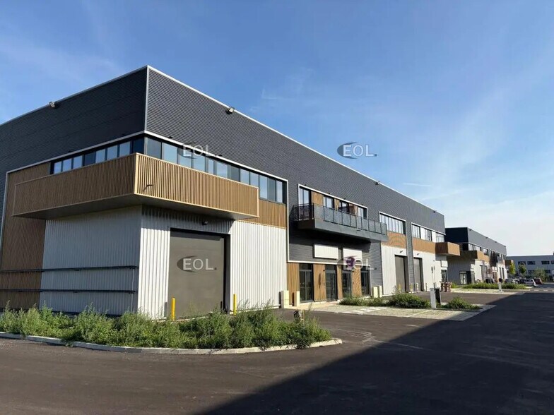 Local d’activités dans Chalifert à louer - Photo de l’immeuble – Image 3 sur 9