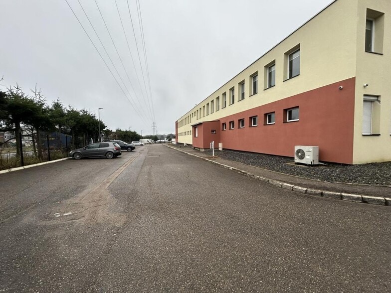Industriel/Logistique dans Saint-Avold à louer - Photo de l’immeuble – Image 2 sur 4