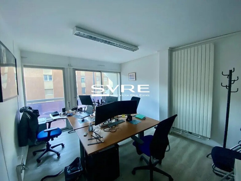 Bureau dans Marseille à vendre - Photo de l’immeuble – Image 2 sur 9