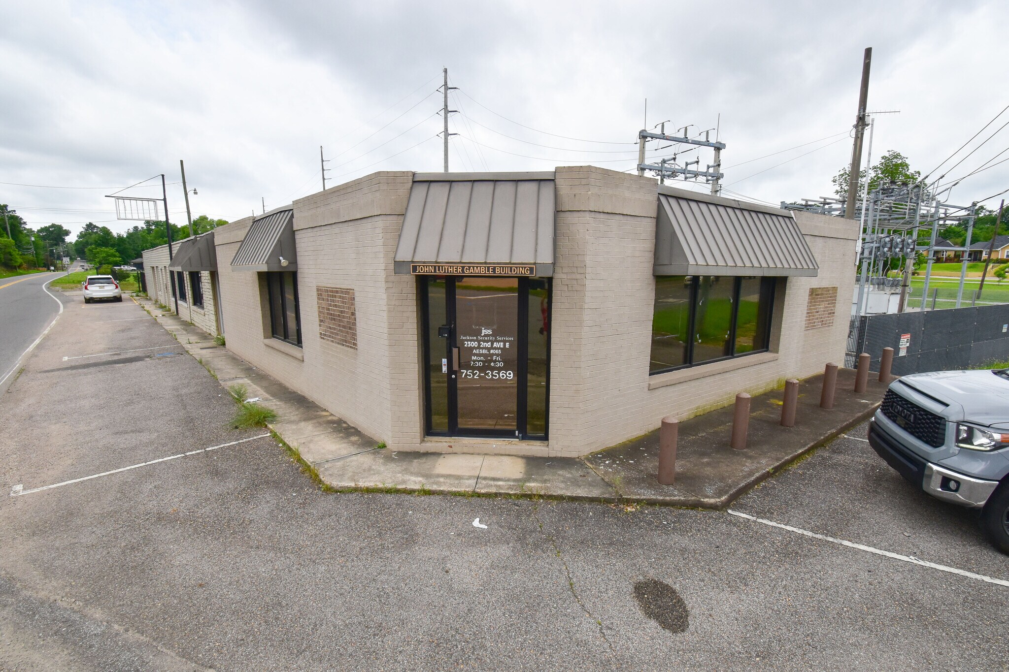 2300 2nd Ave E, Tuscaloosa, AL à vendre Photo de l’immeuble– Image 1 sur 24