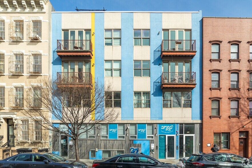 381 S 5th St, Brooklyn, NY à vendre - Photo de l’immeuble – Image 3 sur 5