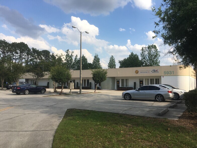 5931 Brick Ct, Winter Park, FL à louer - Photo de l’immeuble – Image 1 sur 2
