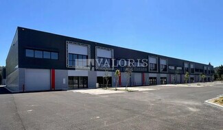 Plus de détails pour Local d'activités à louer