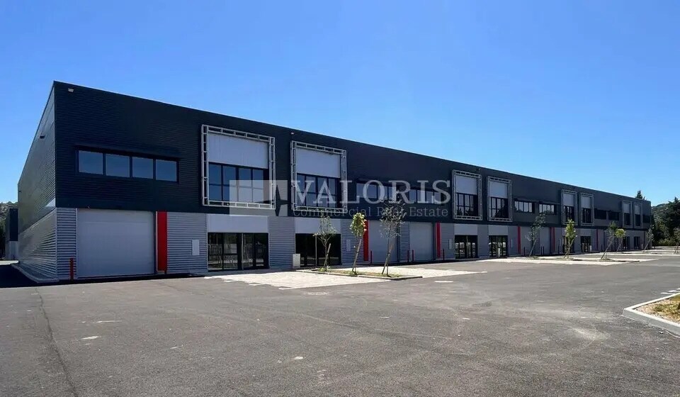 404 Chemin Dept 26 - Qrt Des Sableyes, Villeneuve-lès-Avignon à louer Photo de l’immeuble– Image 1 sur 16