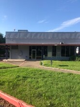 1610 W North Loop Blvd, Austin, TX à louer Photo de l’immeuble– Image 1 sur 3