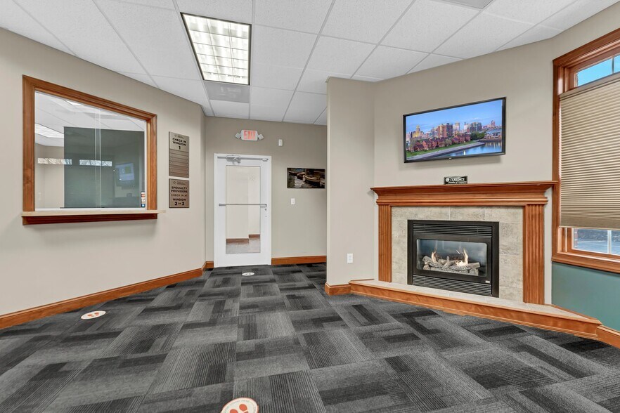 9095 Main St, Clarence, NY à louer - Photo intérieure – Image 3 sur 23