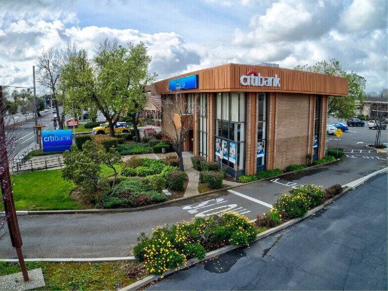 5618 Freeport Blvd, Sacramento, CA à vendre - Photo de l’immeuble – Image 3 sur 5