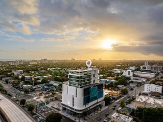 Plus de détails pour 420 SW 7th St, Miami, FL - Bureau à louer