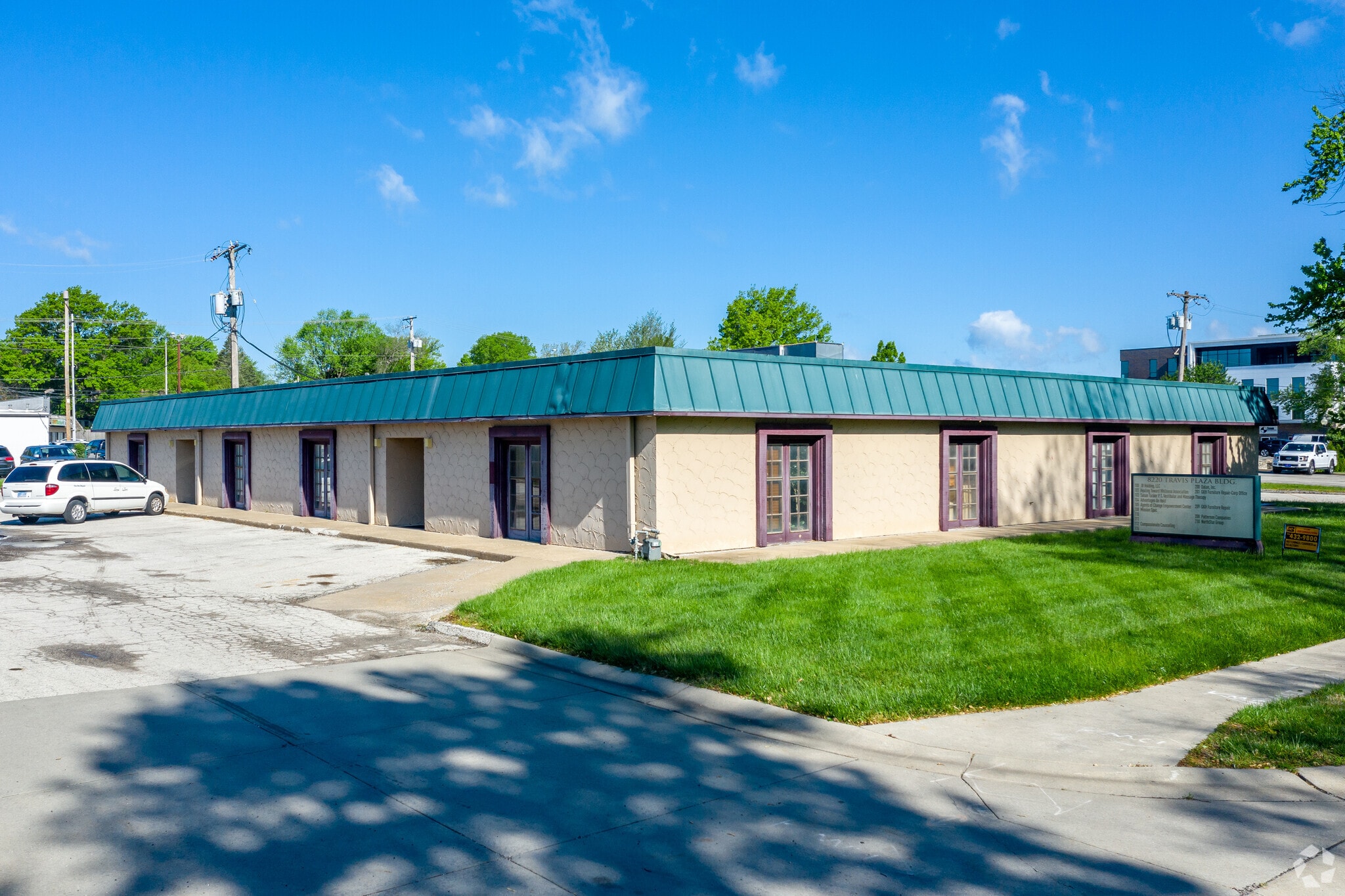 8220 Travis St, Overland Park, KS à louer Photo principale– Image 1 sur 3