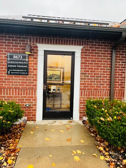 8677-8681 Eagle Point Blvd, Lake Elmo, MN à louer - Photo de l’immeuble – Image 3 sur 10