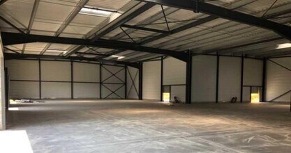 Local commercial dans Anse à vendre Photo intérieure– Image 2 sur 2