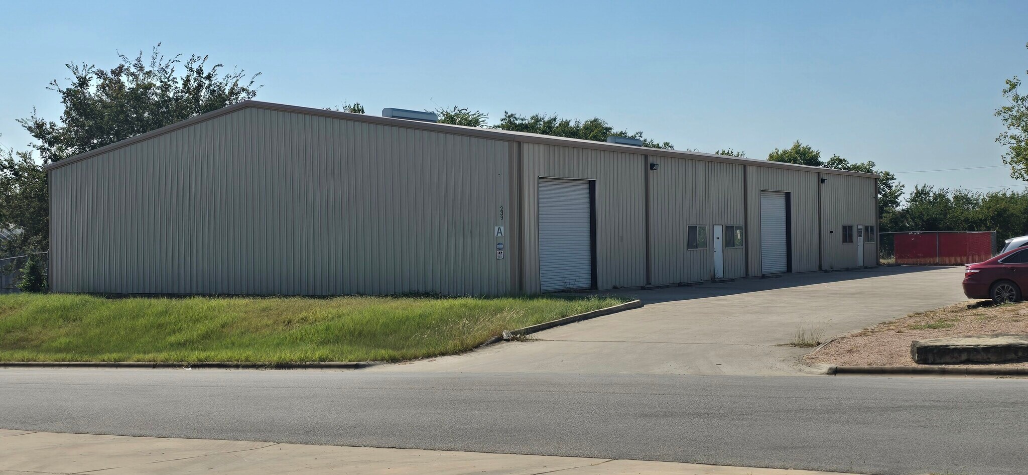 239 Investment Loop, Hutto, TX à louer Photo principale– Image 1 sur 12