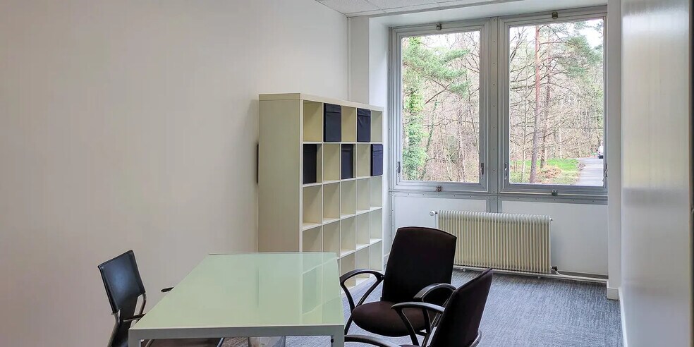 Bureau dans MAGNY-LES-HAMEAUX à louer - Photo de l’immeuble – Image 1 sur 16