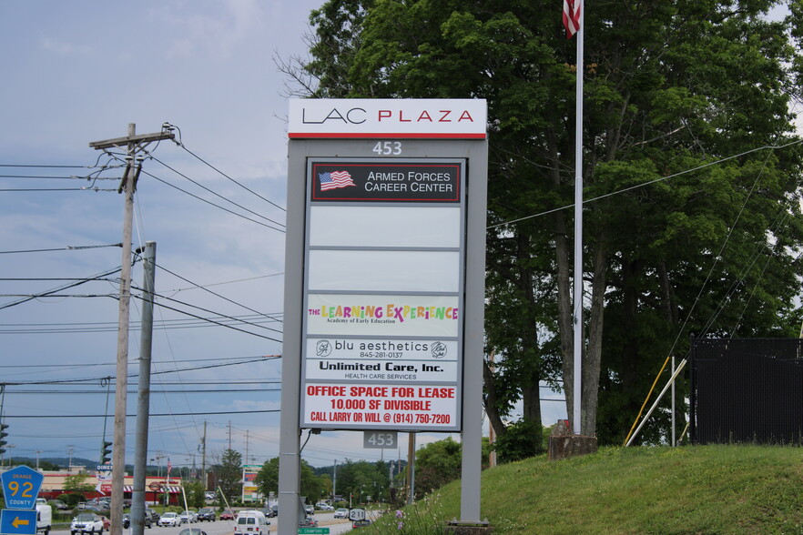 453 Route 211 E, Middletown, NY à louer - Photo de l’immeuble – Image 2 sur 8