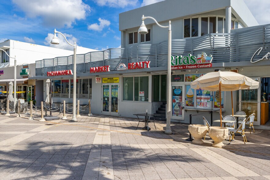 309-321 Johnson St, Hollywood, FL à louer - Photo de l’immeuble – Image 2 sur 6