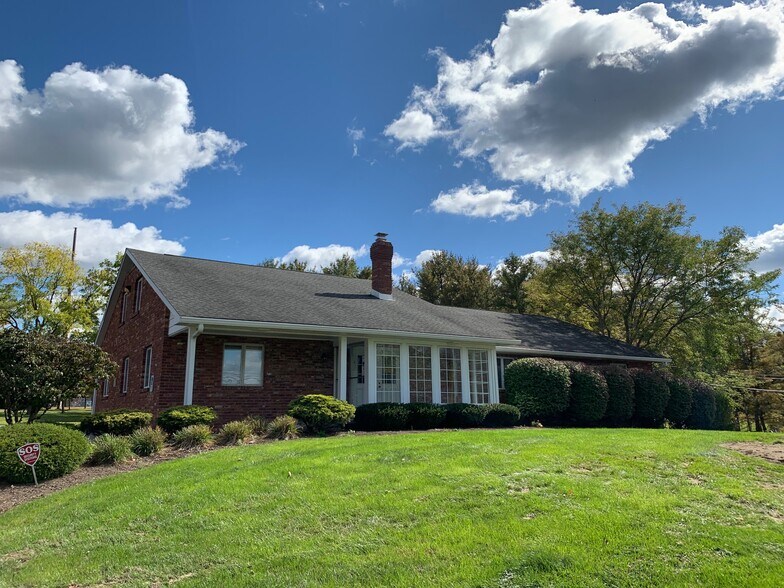 525 N Broad St, Canfield, OH à louer - Photo de l’immeuble – Image 1 sur 6