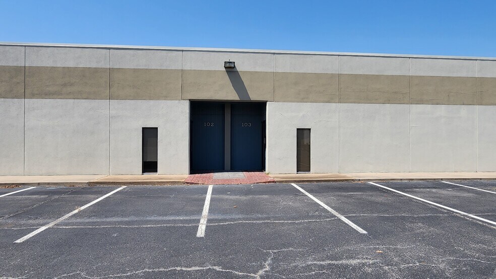 10837 E Newton Pl, Tulsa, OK à louer - Photo de l’immeuble – Image 3 sur 8