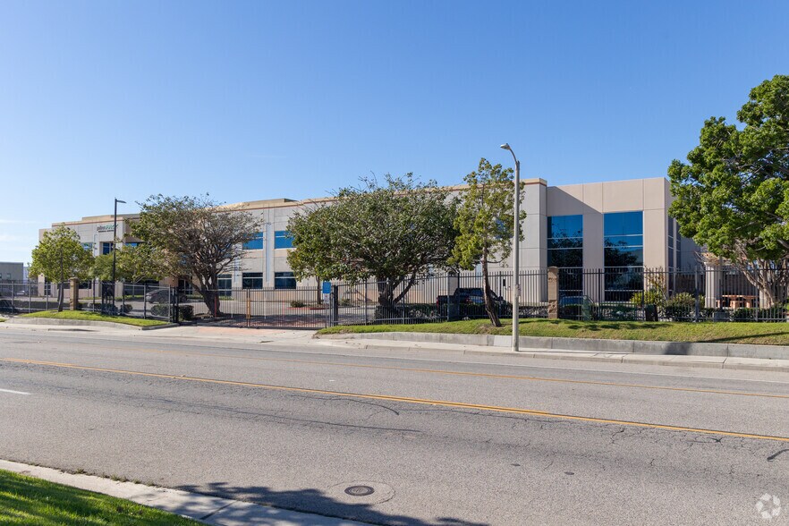 1351 Pacific Ave, Oxnard, CA à vendre - Photo de l’immeuble – Image 3 sur 6