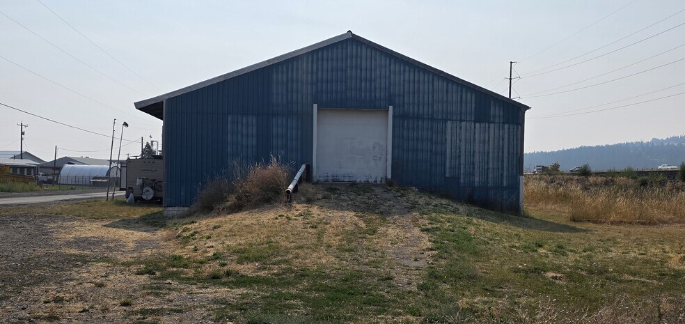 21702 Gilbert Rd, Otis Orchards, WA à vendre - Photo de l’immeuble – Image 3 sur 6