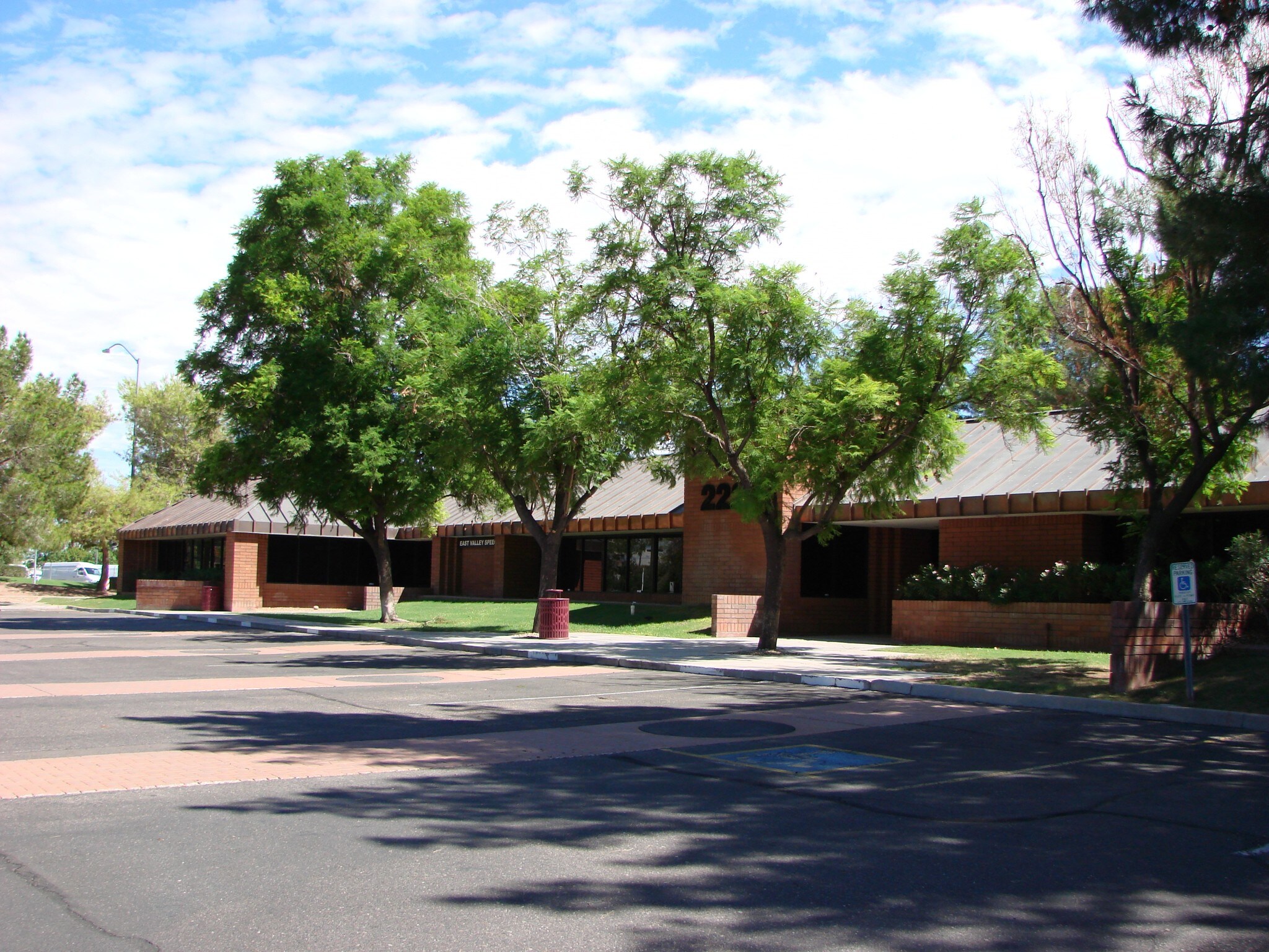2220 S Country Club Dr, Mesa, AZ à louer Photo principale– Image 1 sur 8