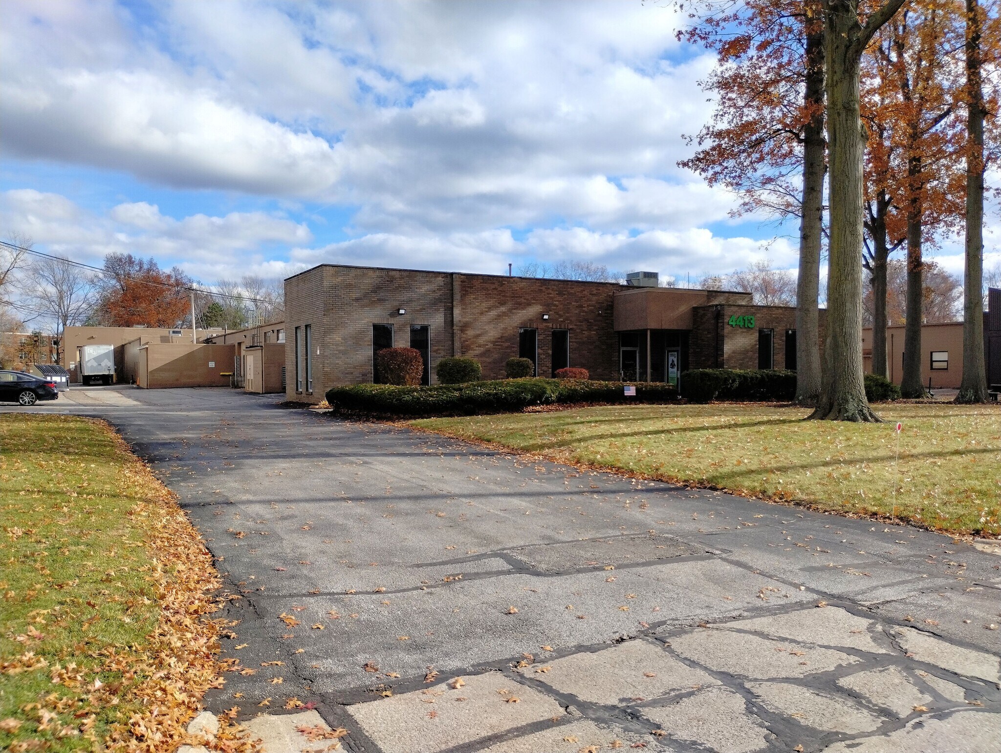 4413 Hamann Ind Pky, Willoughby, OH à vendre Photo de l’immeuble– Image 1 sur 23