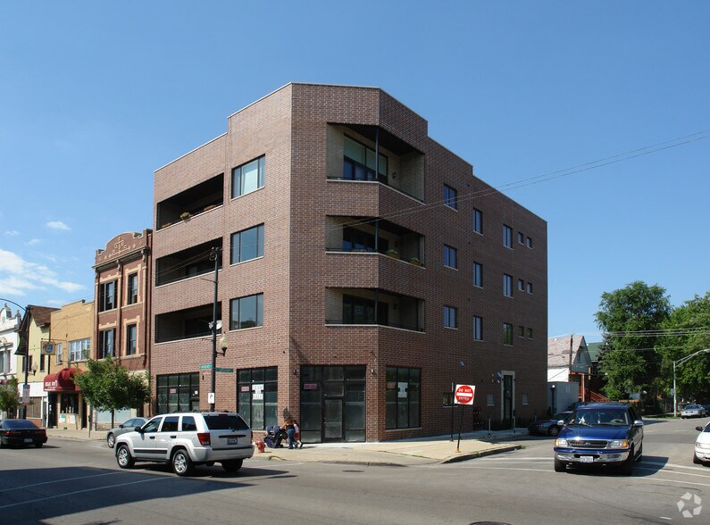2933 N Milwaukee Ave, Chicago, IL à louer - Photo de l’immeuble – Image 2 sur 7