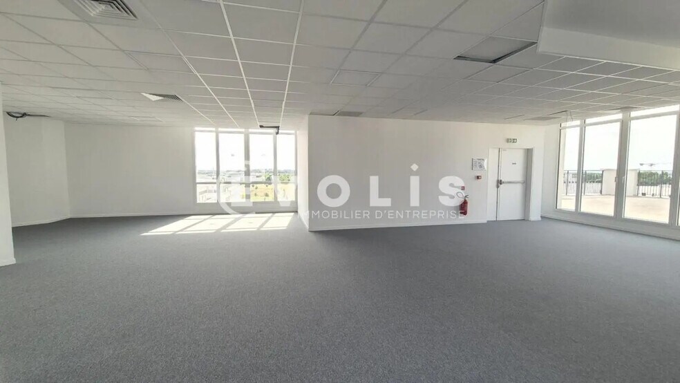 Bureau dans Chessy à louer - Photo de l’immeuble – Image 2 sur 12